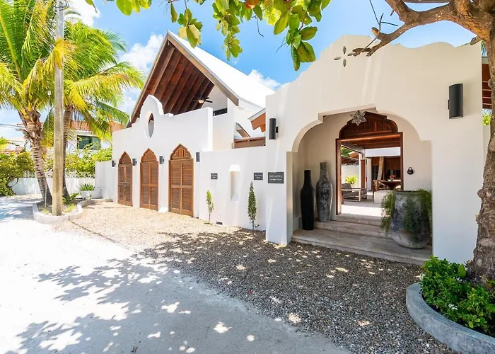 Private - Large Pool And Jacuzzi Villa