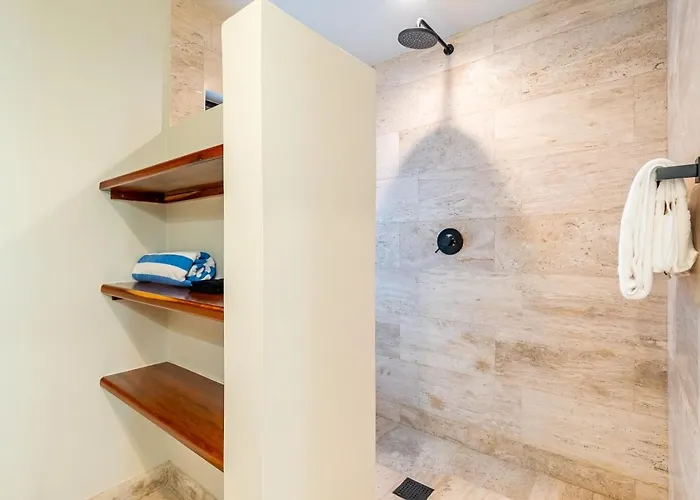 Private - Large Pool And Jacuzzi Villa