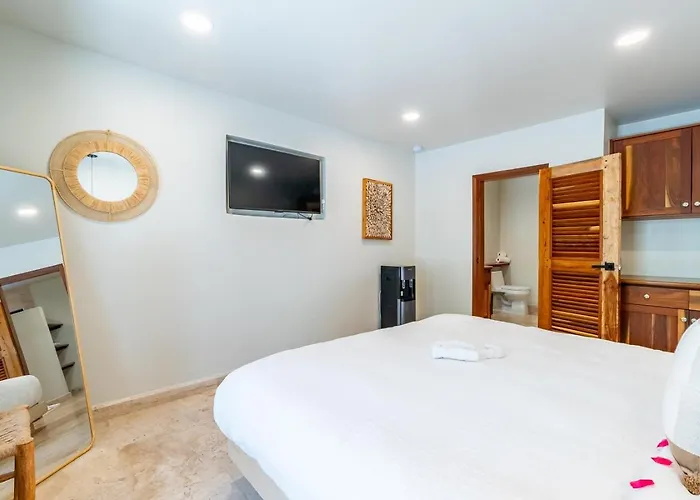 Private - Large Pool And Jacuzzi San Pedro (Ambergris Caye)